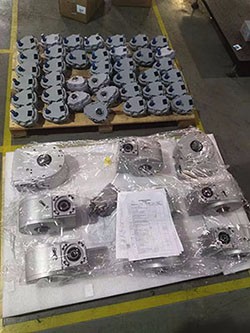 半導(dǎo)體專用減速機，蝸輪減速機，蝸桿減速機，減速機廠家，芯片設(shè)備專用減速機，翻轉(zhuǎn)機構(gòu)減速機，定制款減速機2.jpg